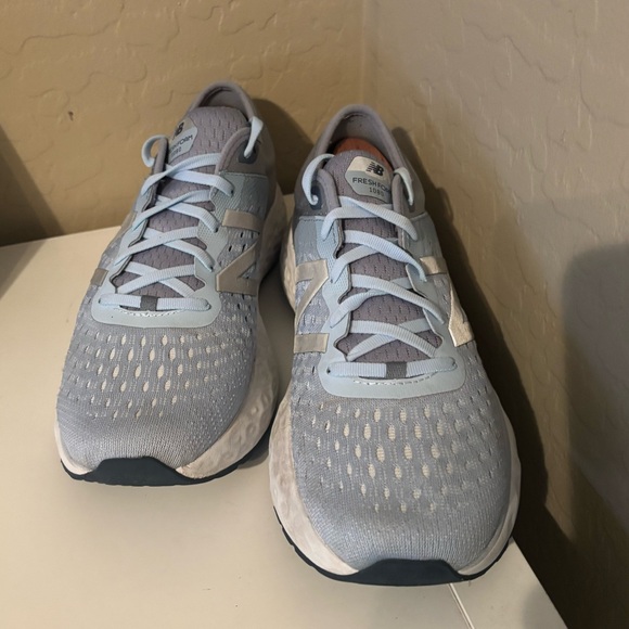 New Balance Fresh Foam 1080 women's 12 - Picture 2 of 5